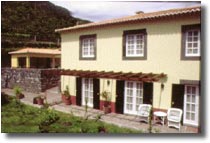 House-oblique.JPG - 15.0 K